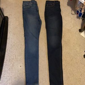2 pairs of blue jeans